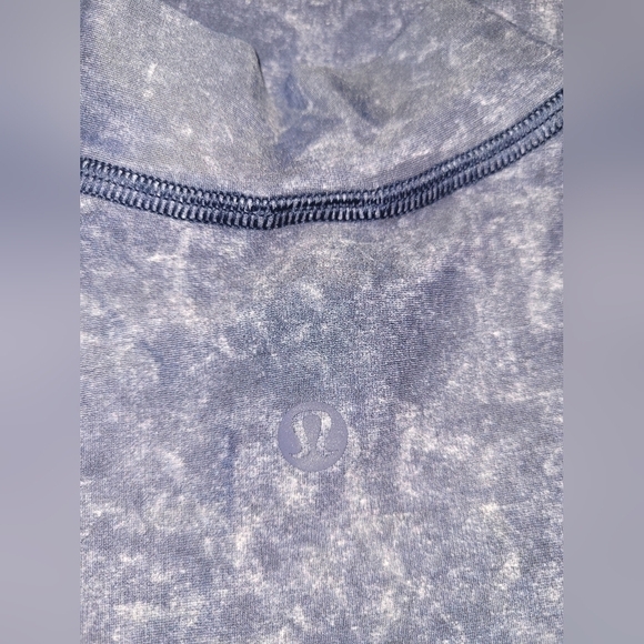 Lululemon Waterside UVP Short-Sleeve Rash Top Guard Denim Wash Blue Multi XXS - Picture 13 of 16